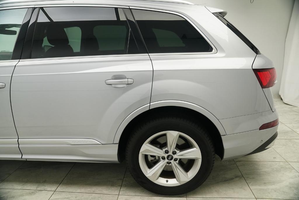 used 2022 Audi Q7 car, priced at $41,900