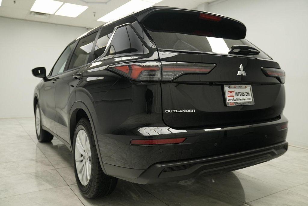 used 2025 Mitsubishi Outlander car, priced at $31,900