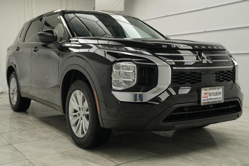 used 2025 Mitsubishi Outlander car, priced at $31,900