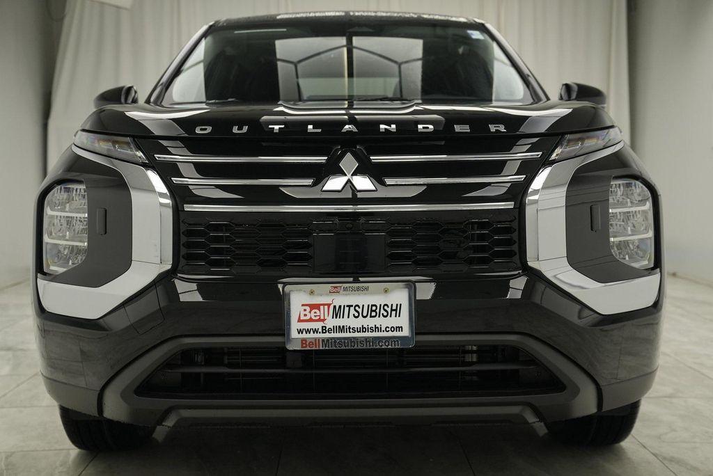 used 2025 Mitsubishi Outlander car, priced at $31,900