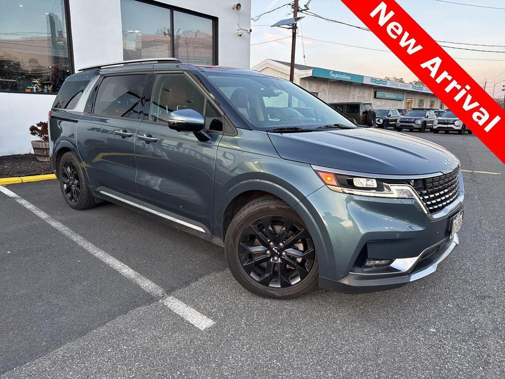 used 2024 Kia Carnival car, priced at $36,900