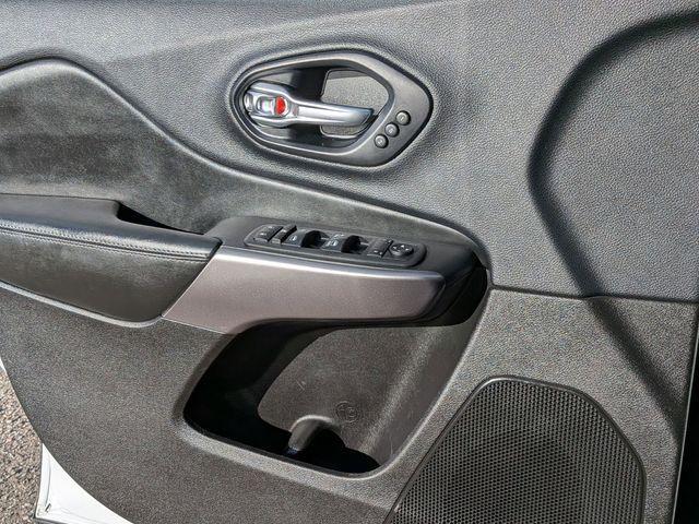 used 2019 Jeep Cherokee car, priced at $15,614