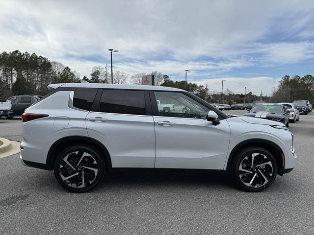 new 2024 Mitsubishi Outlander car, priced at $29,995