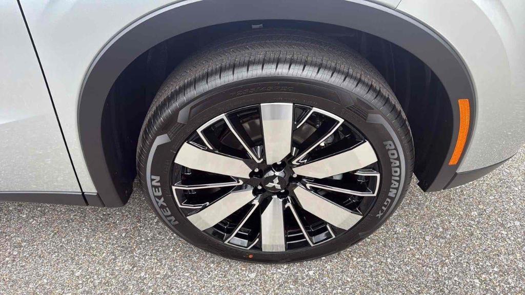 new 2025 Mitsubishi Outlander car, priced at $37,205