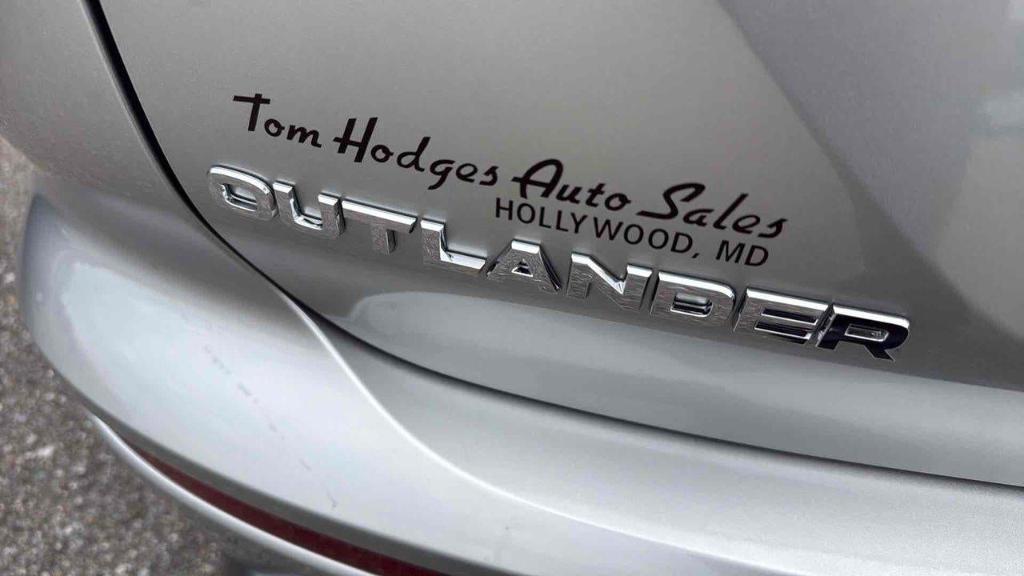 new 2025 Mitsubishi Outlander car, priced at $37,205