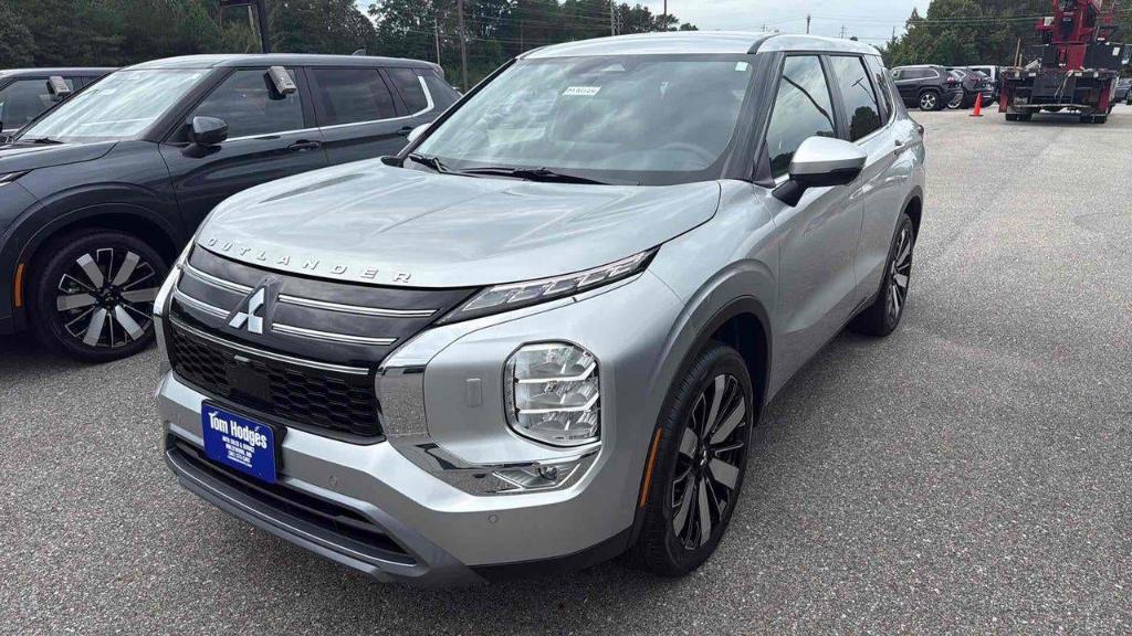 new 2025 Mitsubishi Outlander car, priced at $37,205