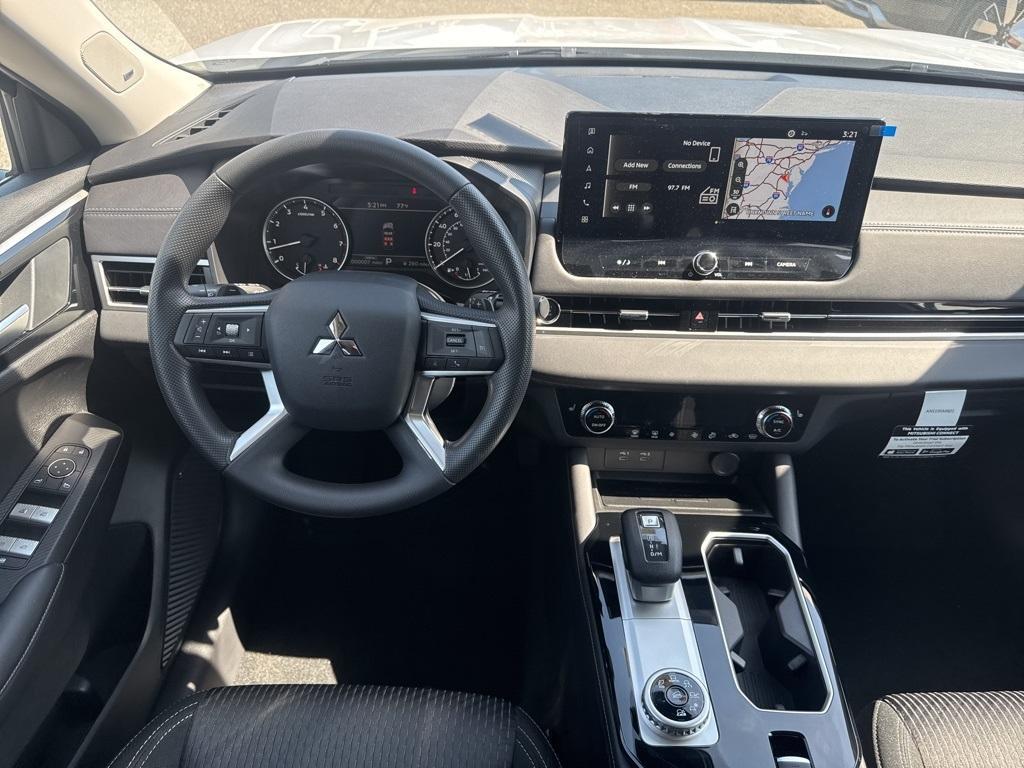 new 2025 Mitsubishi Outlander car, priced at $32,196