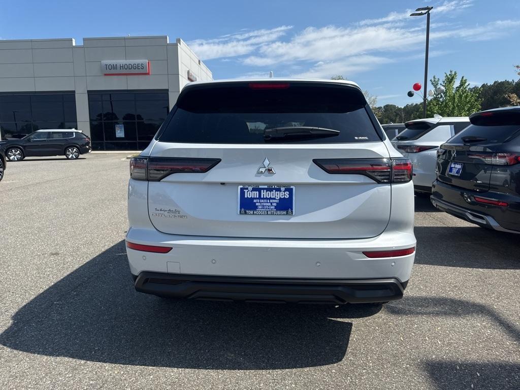 new 2025 Mitsubishi Outlander car, priced at $32,196