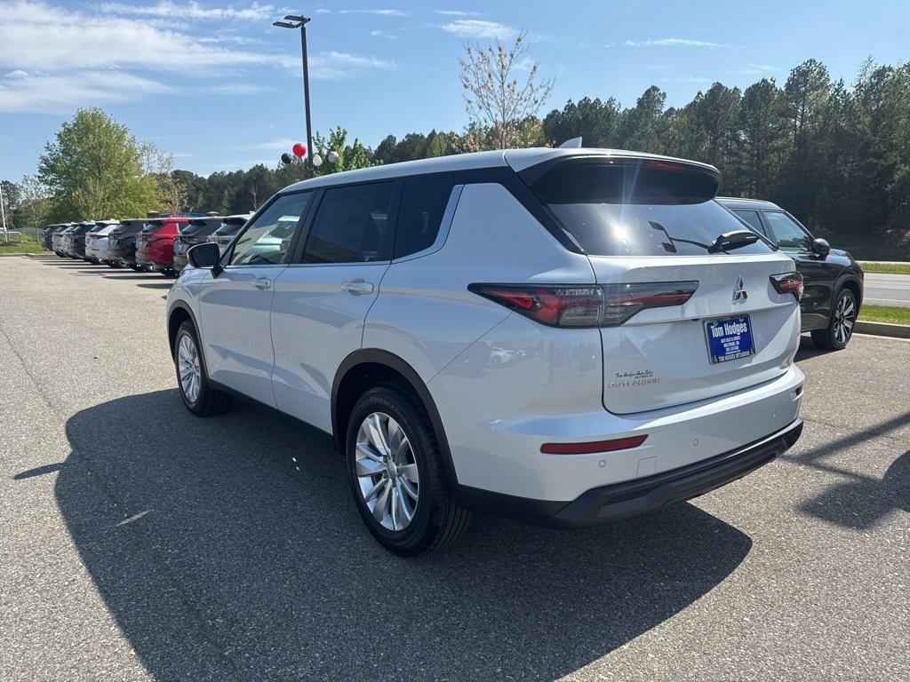 new 2025 Mitsubishi Outlander car, priced at $32,196