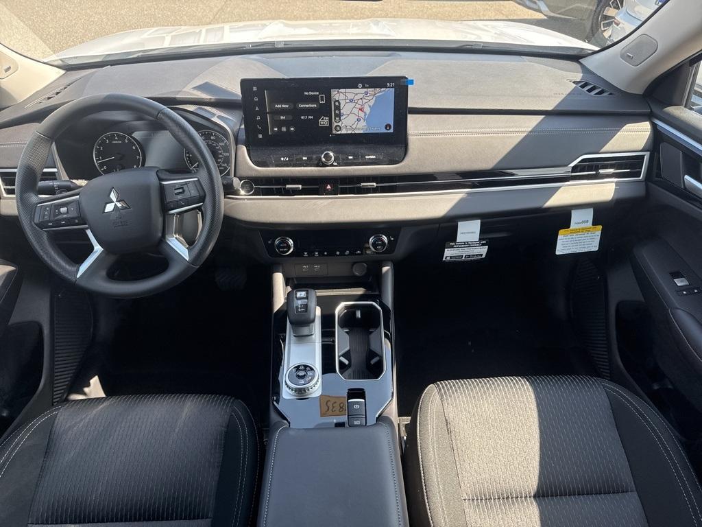 new 2025 Mitsubishi Outlander car, priced at $32,196