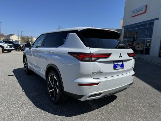 new 2024 Mitsubishi Outlander car, priced at $31,995