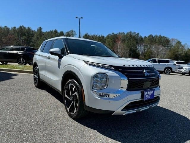 new 2024 Mitsubishi Outlander car, priced at $32,995