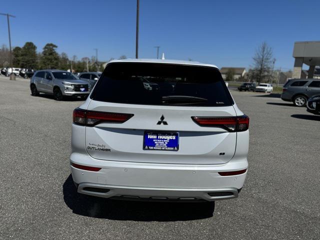 new 2024 Mitsubishi Outlander car, priced at $31,995