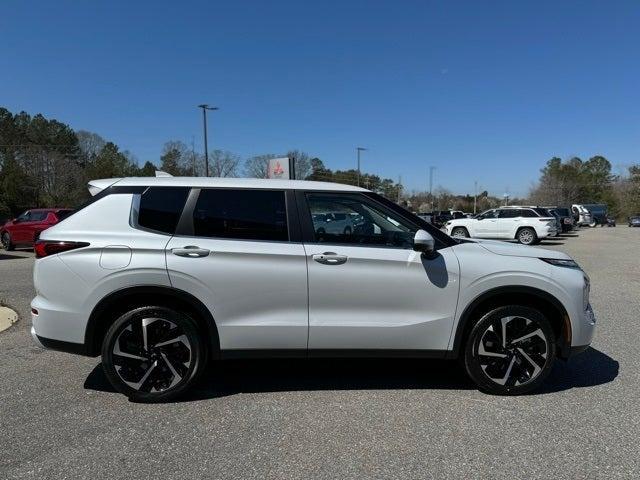 new 2024 Mitsubishi Outlander car, priced at $32,995