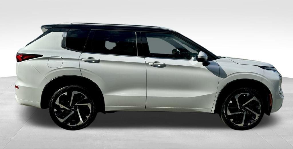 new 2024 Mitsubishi Outlander car, priced at $36,995