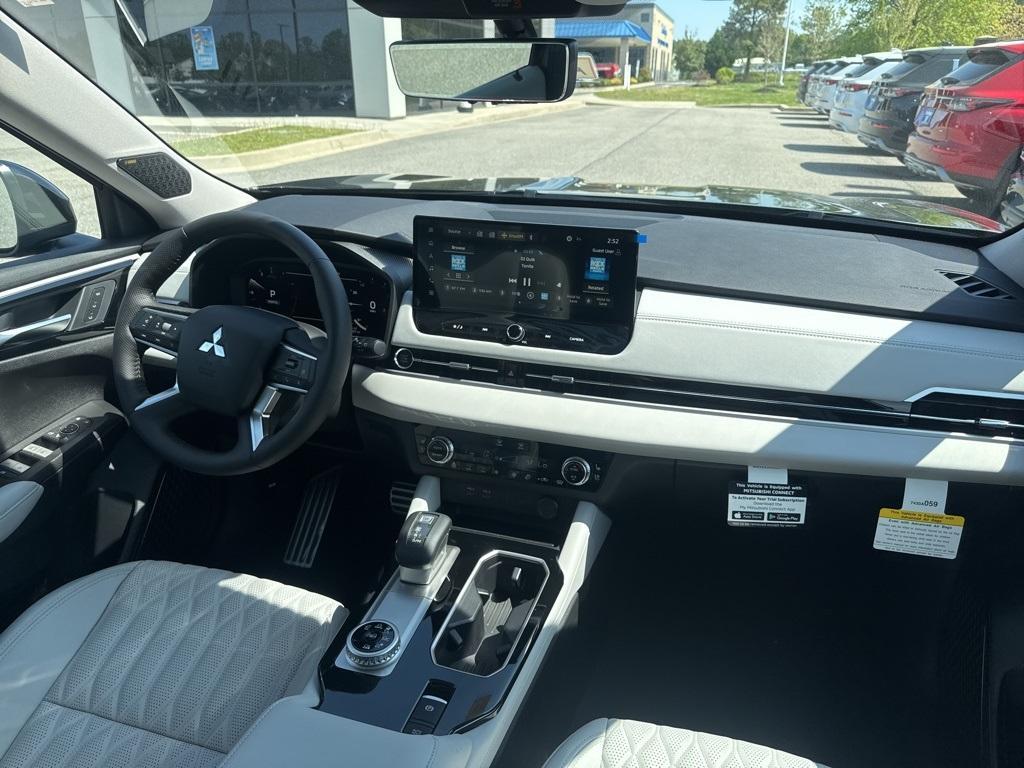 new 2025 Mitsubishi Outlander car, priced at $43,560