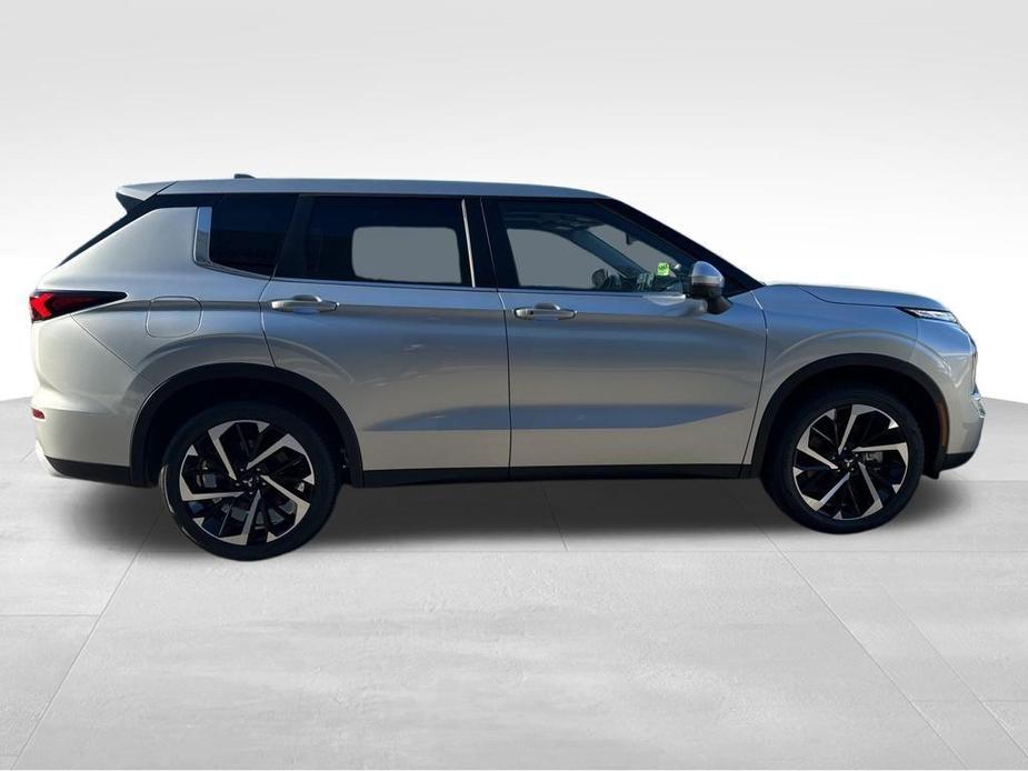 new 2024 Mitsubishi Outlander car, priced at $32,499