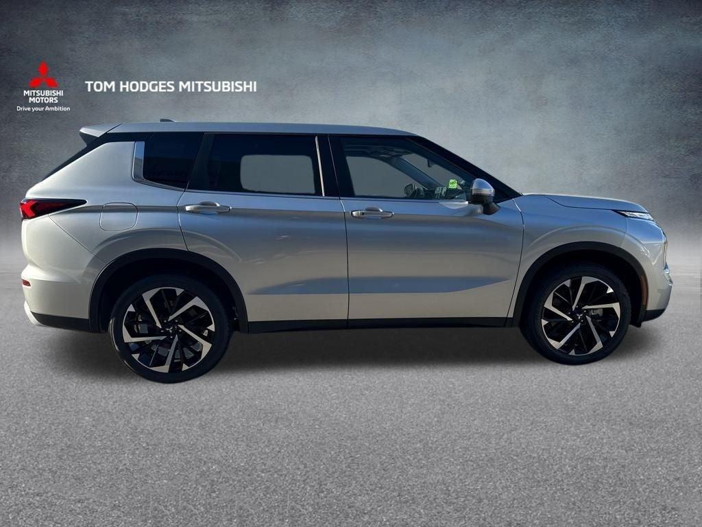 new 2024 Mitsubishi Outlander car, priced at $32,499