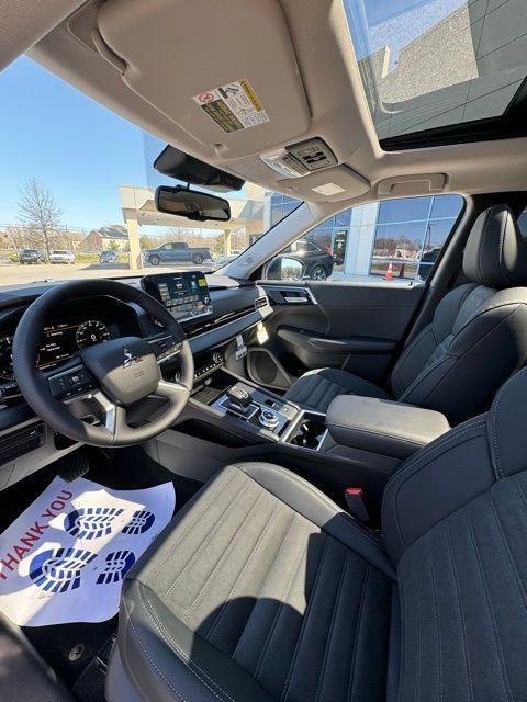 new 2024 Mitsubishi Outlander car, priced at $30,995