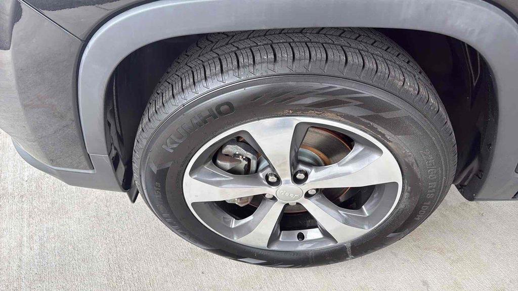 used 2019 Jeep Cherokee car, priced at $21,000