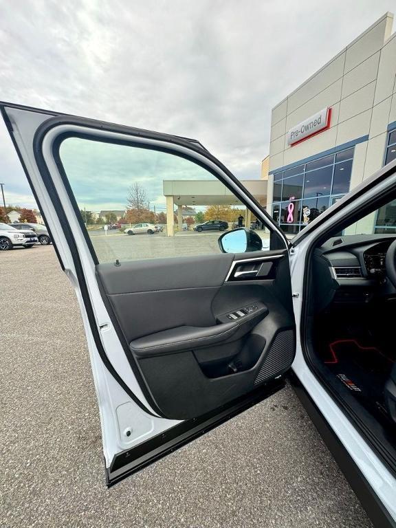 new 2024 Mitsubishi Outlander car, priced at $33,499