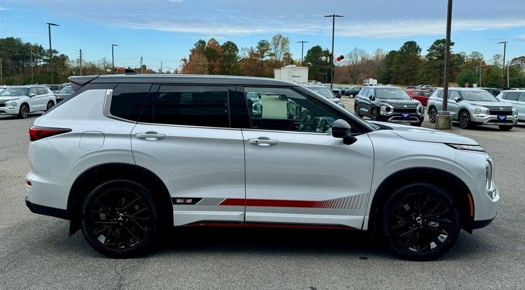 new 2024 Mitsubishi Outlander car, priced at $33,499