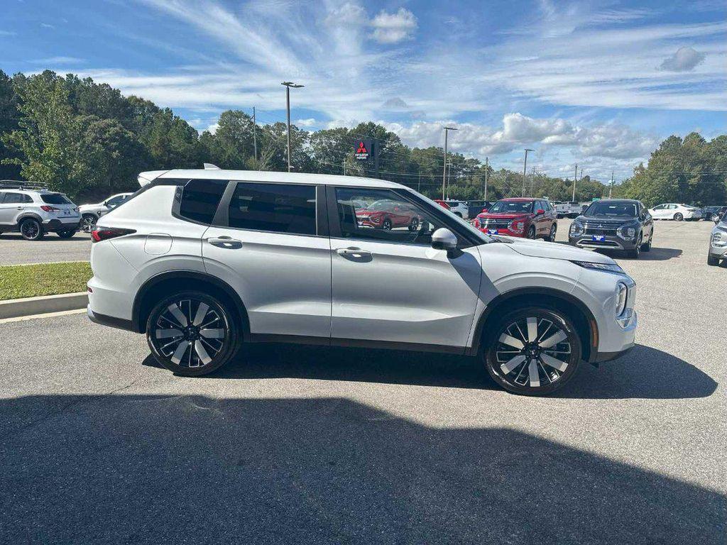 new 2025 Mitsubishi Outlander car, priced at $37,800