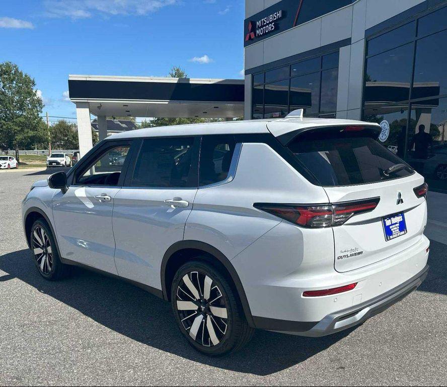 new 2025 Mitsubishi Outlander car, priced at $37,800