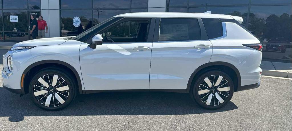 new 2025 Mitsubishi Outlander car, priced at $37,800
