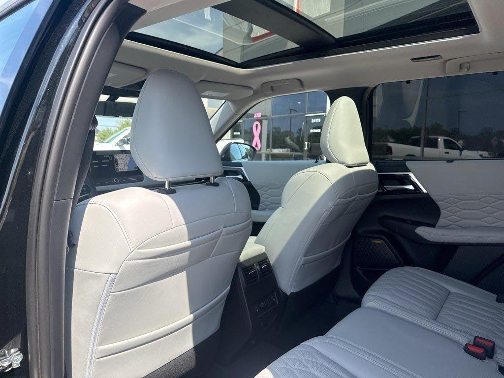 new 2025 Mitsubishi Outlander car, priced at $42,299