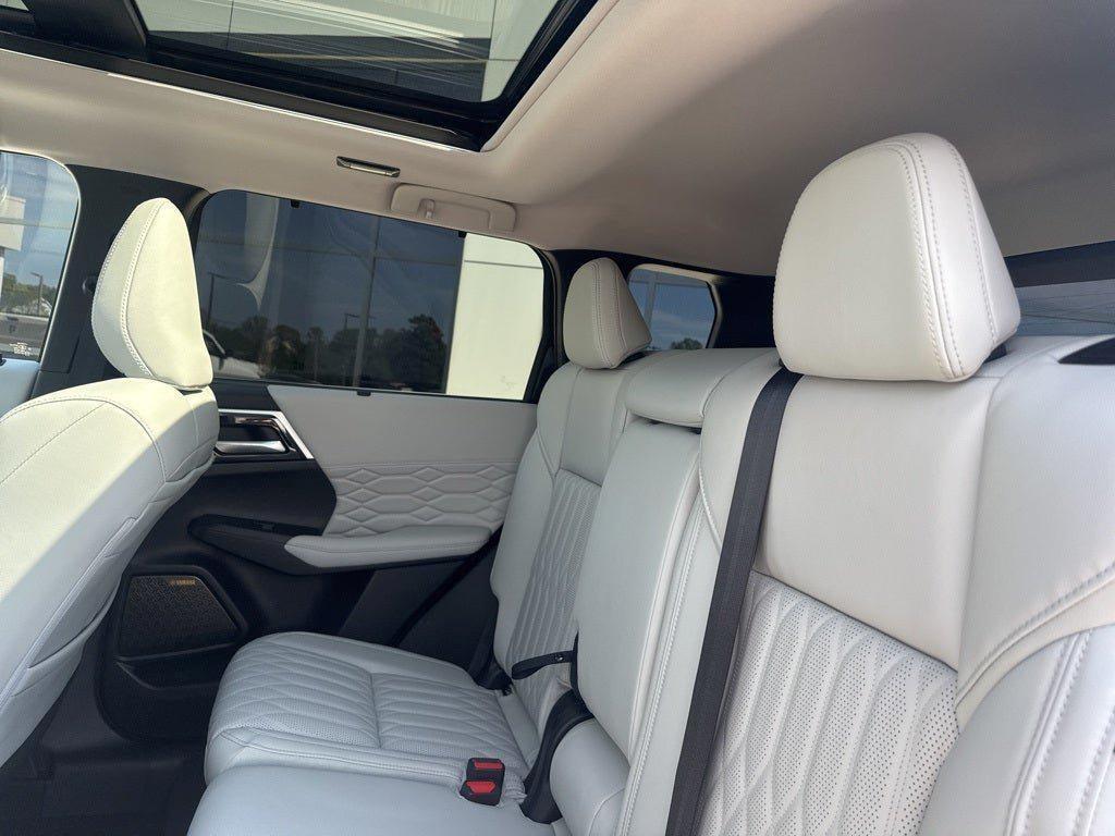 new 2025 Mitsubishi Outlander car, priced at $42,299
