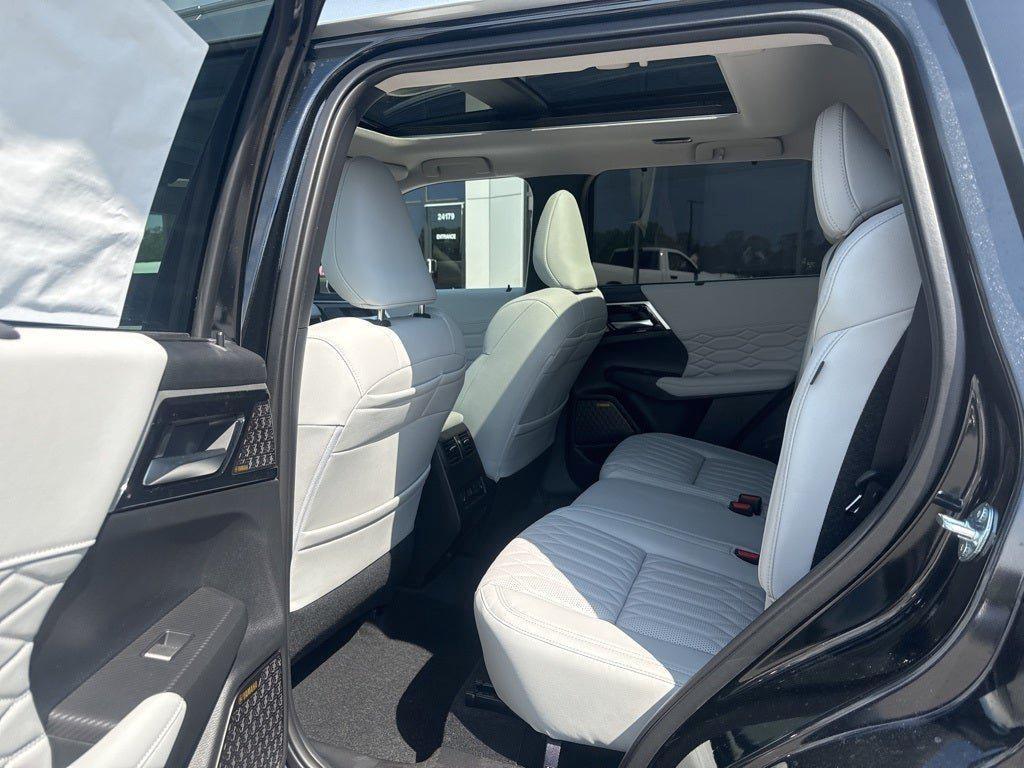 new 2025 Mitsubishi Outlander car, priced at $42,299