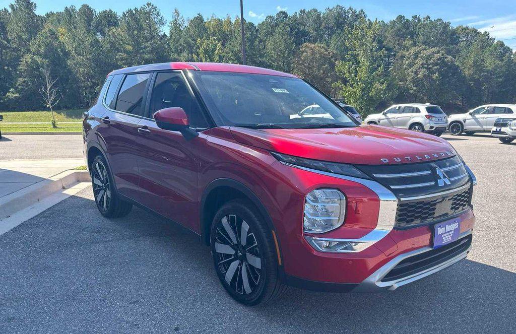new 2025 Mitsubishi Outlander car, priced at $37,205