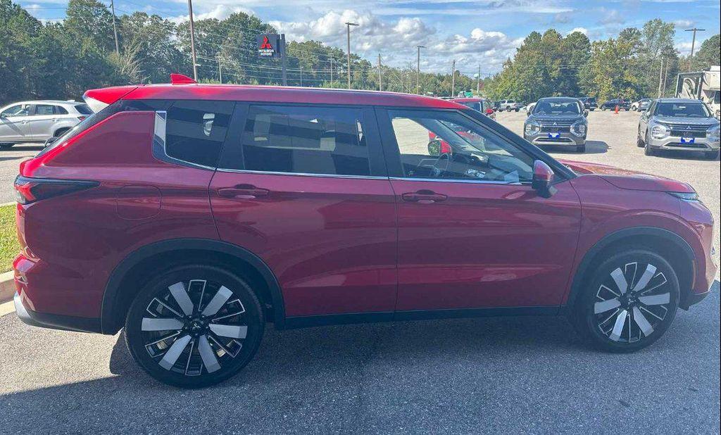 new 2025 Mitsubishi Outlander car, priced at $37,205