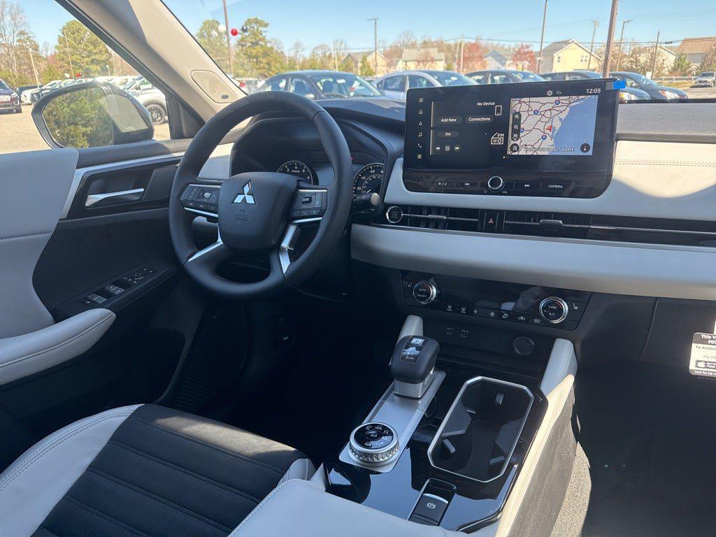new 2025 Mitsubishi Outlander car, priced at $34,437