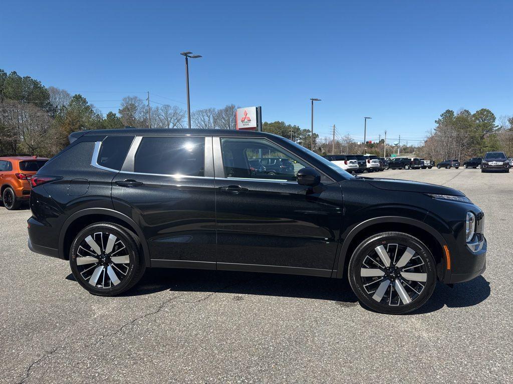 new 2025 Mitsubishi Outlander car, priced at $35,665