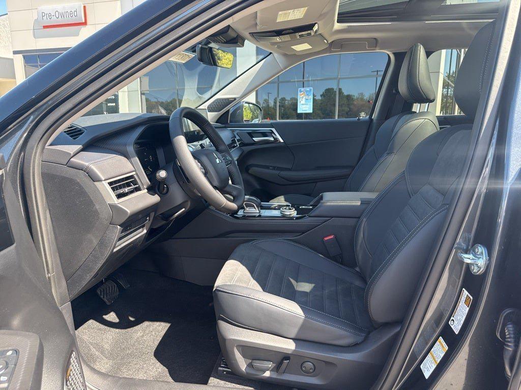 new 2025 Mitsubishi Outlander car, priced at $36,532