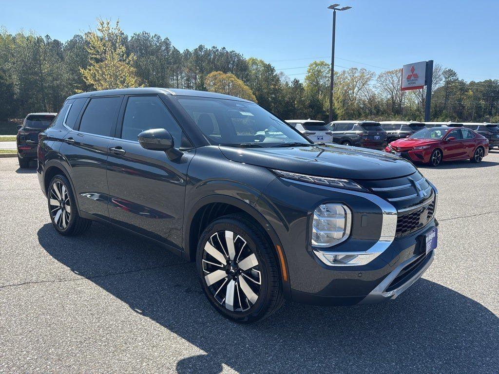 new 2025 Mitsubishi Outlander car, priced at $36,532