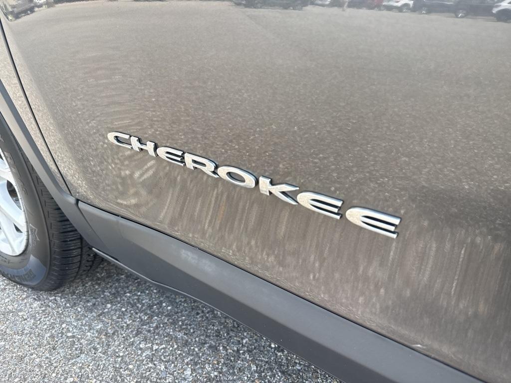 used 2017 Jeep Cherokee car