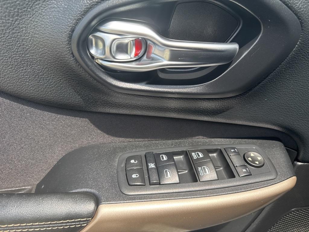 used 2017 Jeep Cherokee car
