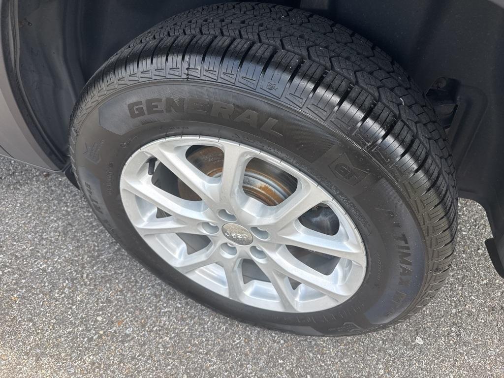 used 2017 Jeep Cherokee car