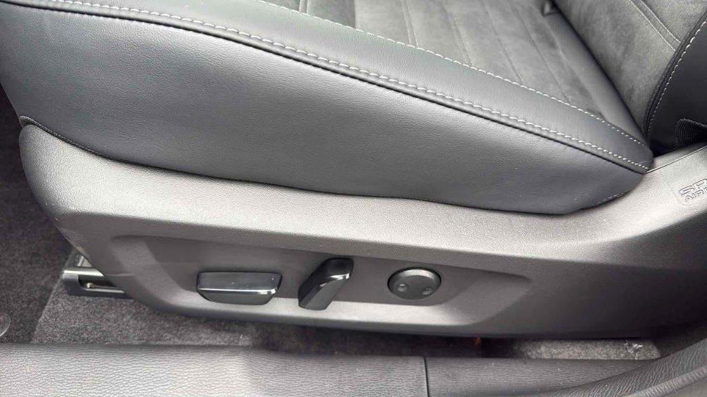 new 2025 Mitsubishi Outlander car, priced at $37,205