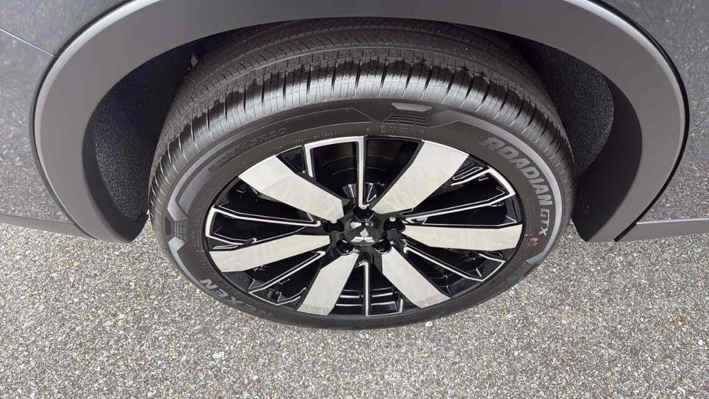 new 2025 Mitsubishi Outlander car, priced at $37,205