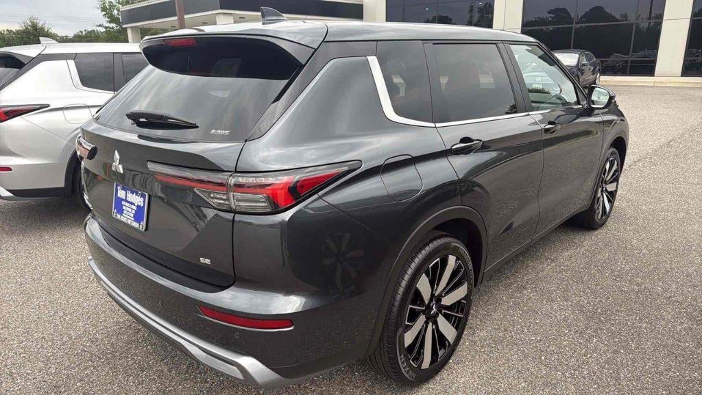 new 2025 Mitsubishi Outlander car, priced at $37,205