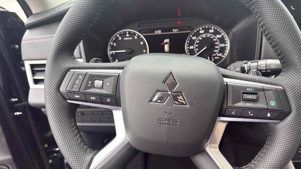 new 2025 Mitsubishi Outlander car, priced at $37,205