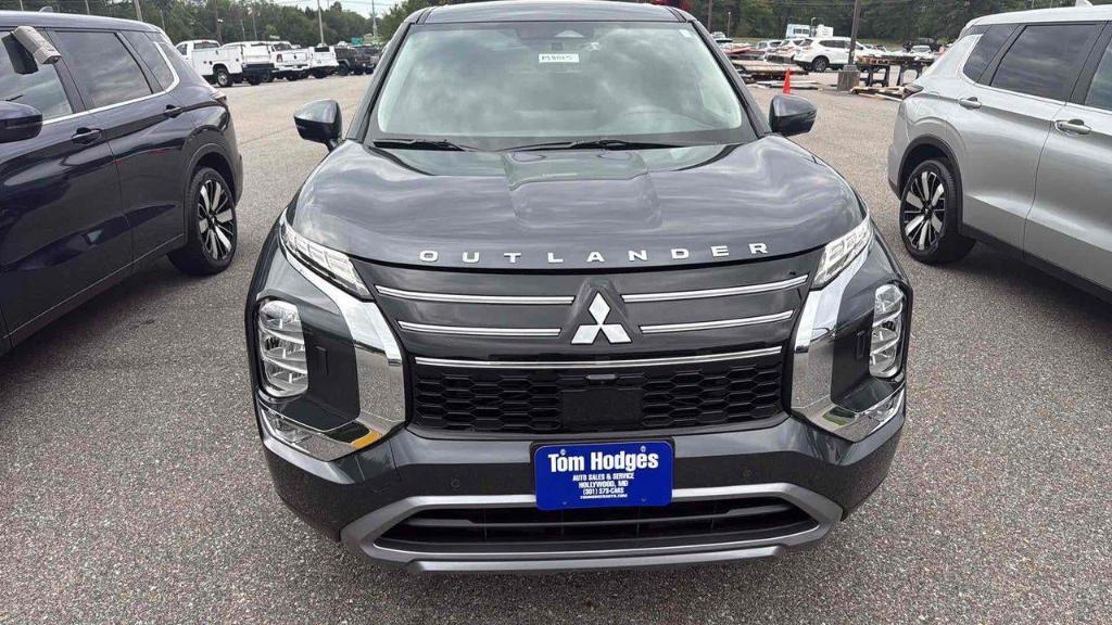 new 2025 Mitsubishi Outlander car, priced at $37,205