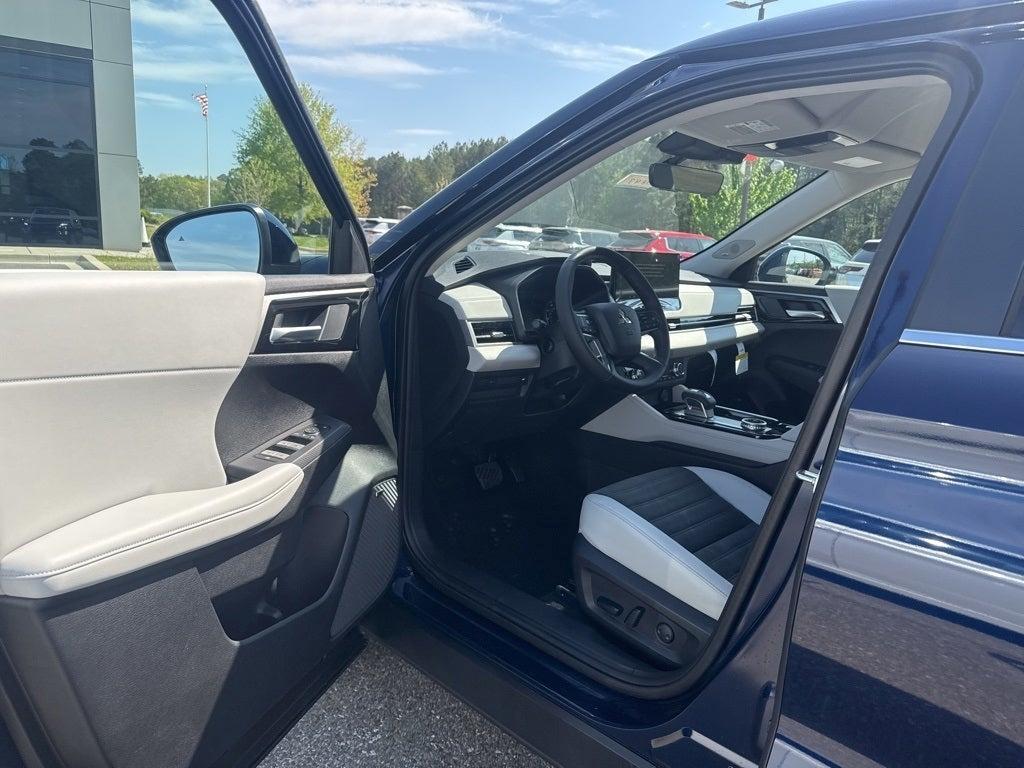 new 2025 Mitsubishi Outlander car, priced at $34,188
