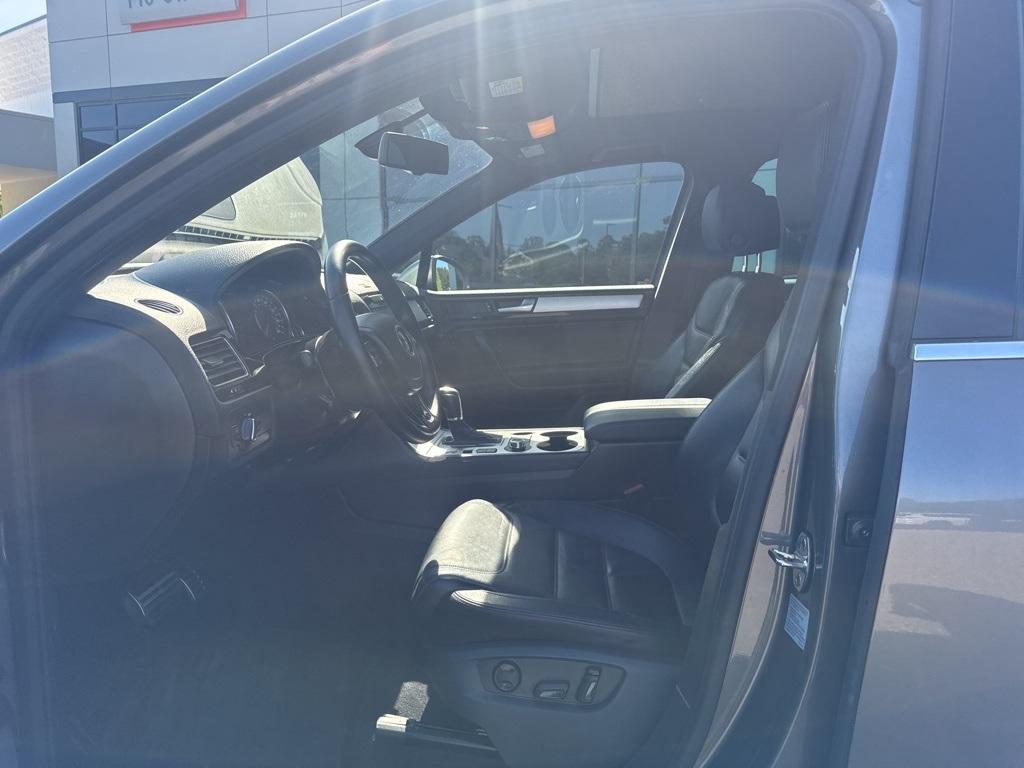 used 2014 Volkswagen Touareg car, priced at $11,995