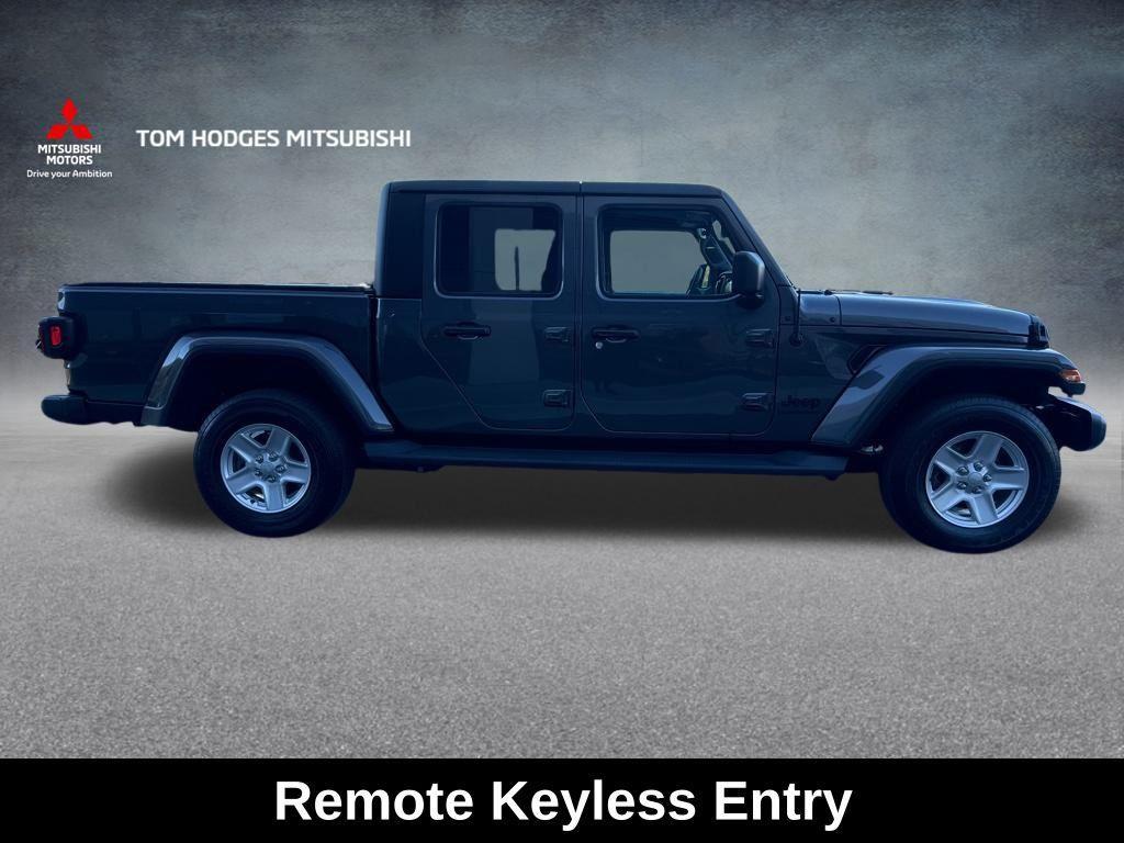 used 2022 Jeep Gladiator car, priced at $35,695