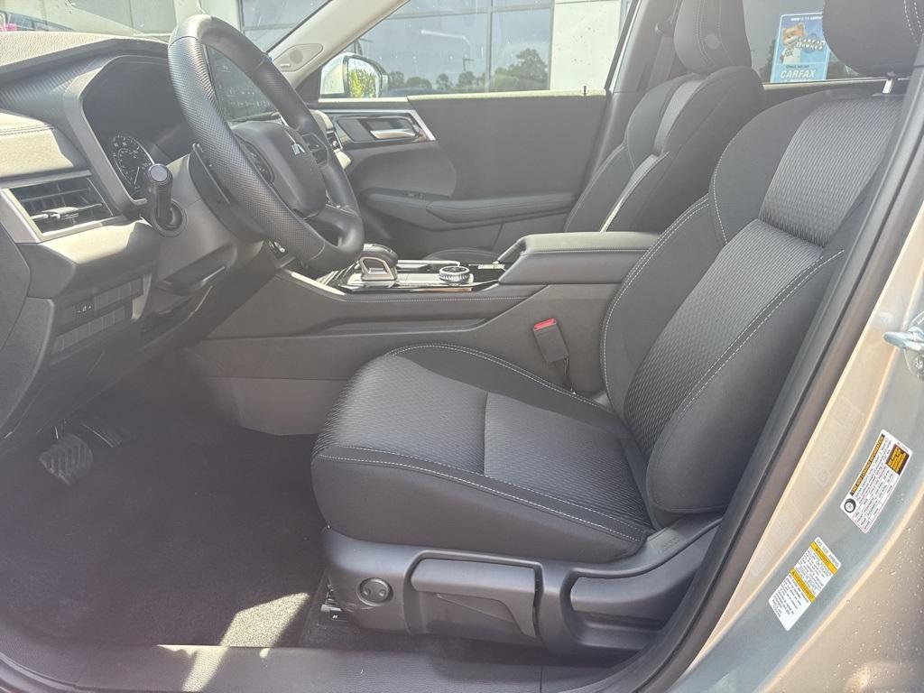 new 2025 Mitsubishi Outlander car, priced at $31,667
